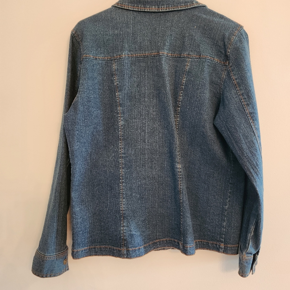 Embroidered Denim Jacket with Floral Design. SIZE M - Picture 4 of 4
